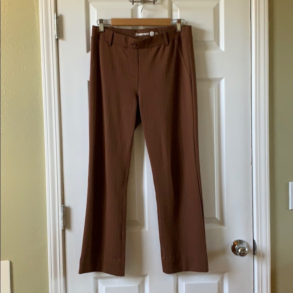 Dressing yoga pants